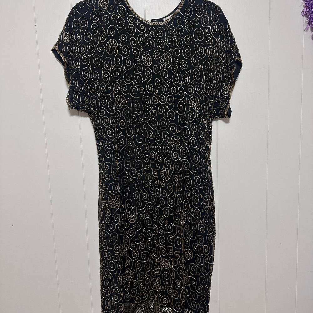 - Elegant 80s vintage old Hollywood glam Black and Gold Swirl beaded Dress
